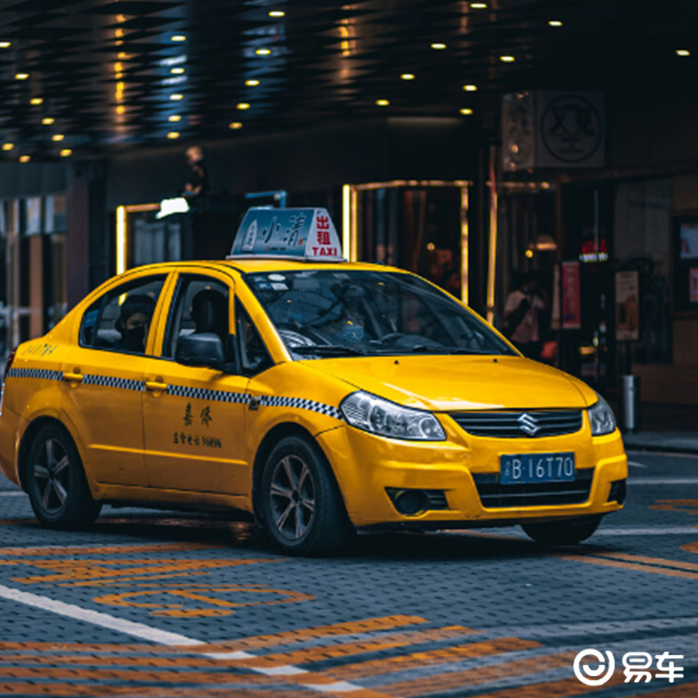 “黃色法拉利”傳說 探秘重慶出租車的速度與風(fēng)情